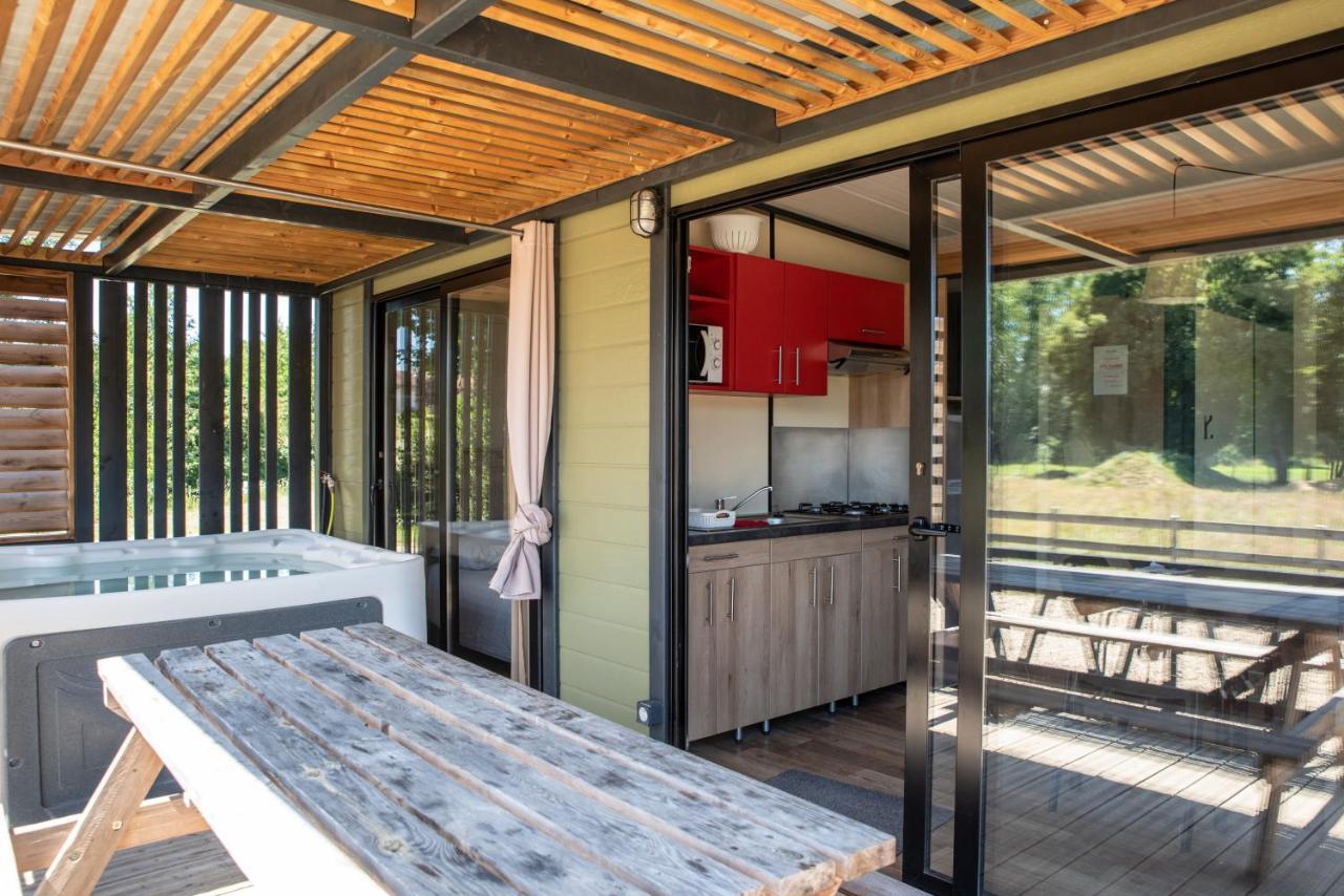 Camping Du Sevron Saint-Etienne-du-Bois  Ngoại thất bức ảnh